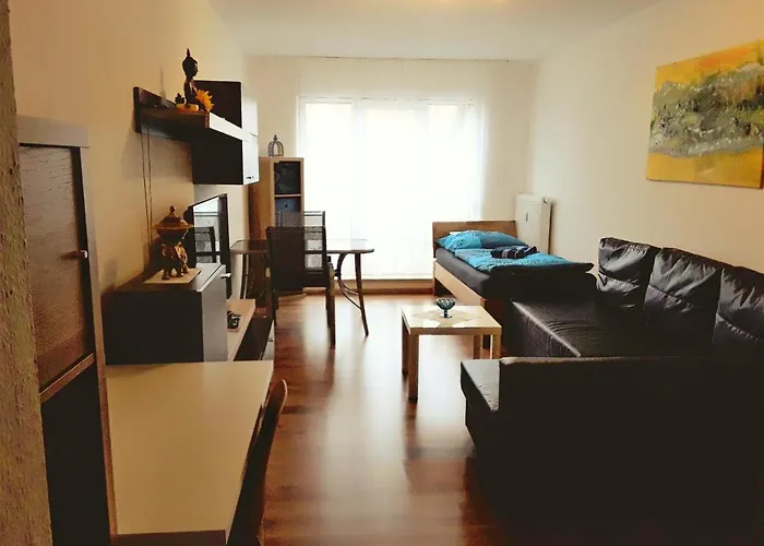 Private Apartments Close To Subway