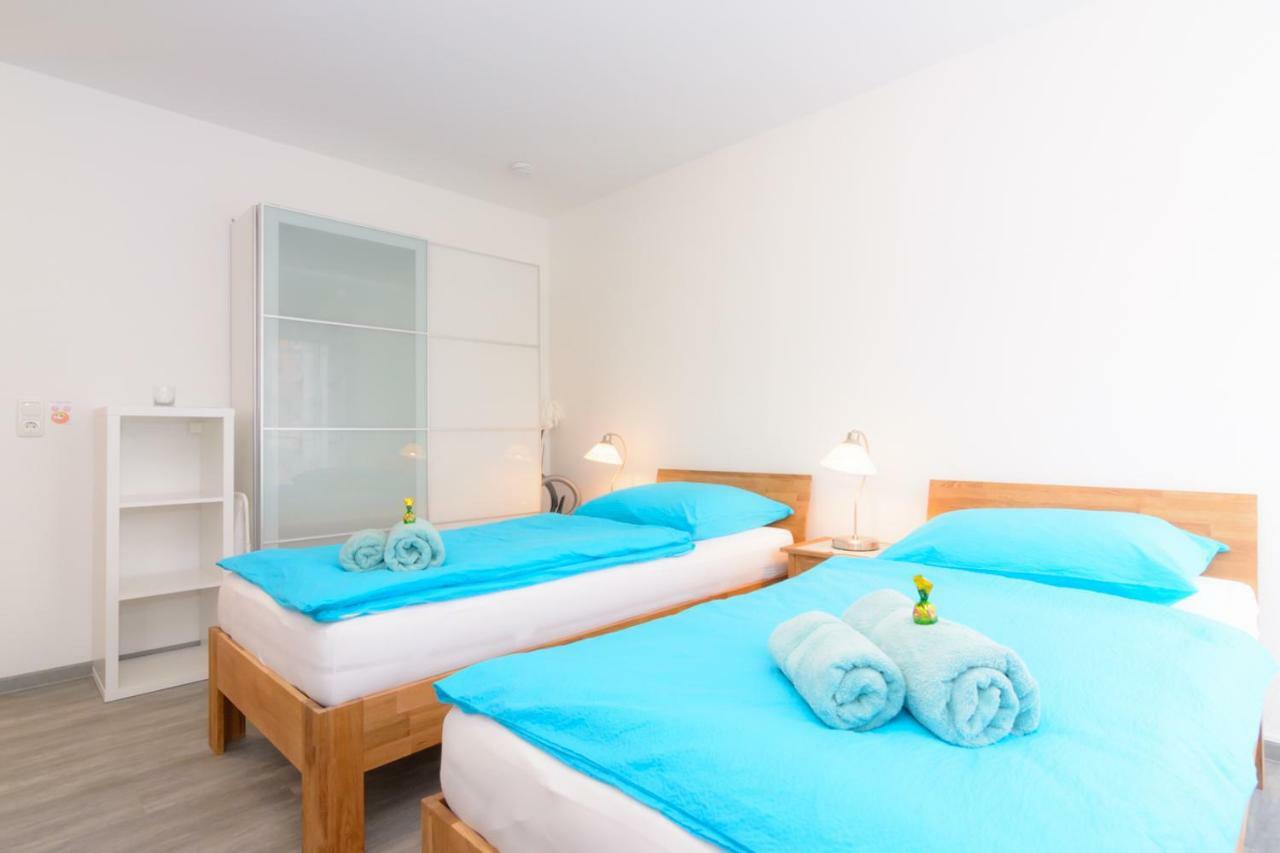 Private Close To Subway Apartment *