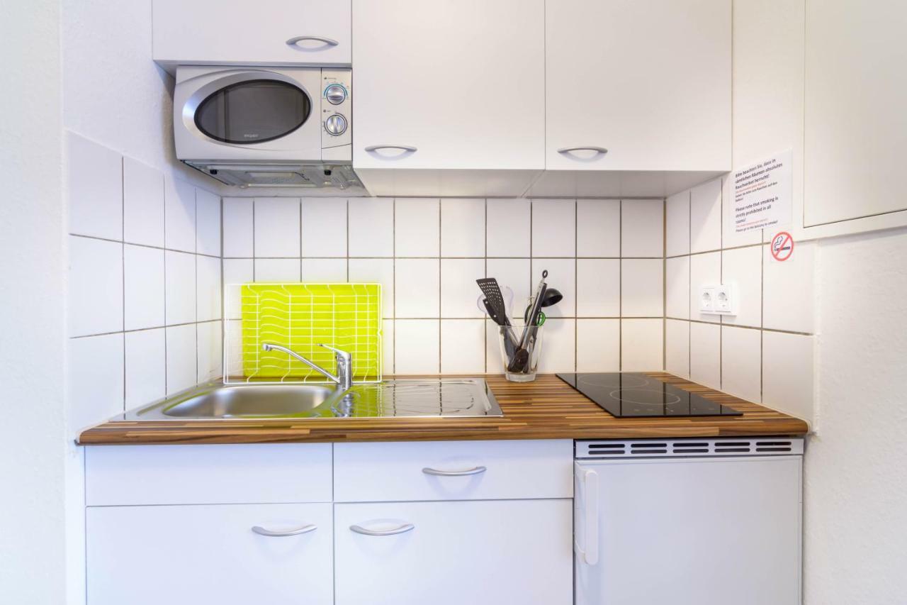 Private Close To Subway Apartment *
